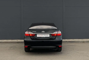 Седан Toyota Camry 2017 года, 1999000 рублей, Солонцы