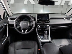 Внедорожник Toyota RAV4 2021 года, 3799000 рублей, Тюмень