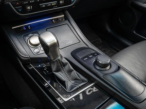 Седан Lexus ES 2016 года, 2319000 рублей, Краснодар