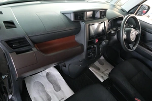 Минивэн Toyota Roomy 2018 года, 1089000 рублей, Омск