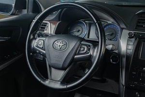 Седан Toyota Camry 2015 года, 2149000 рублей, Тюмень