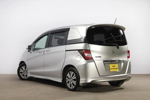 Минивэн Honda Freed 2011 года, 1329000 рублей, Новосибирск