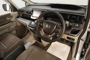 Минивэн Honda Stepwgn 2016 года, 1729000 рублей, Челябинск