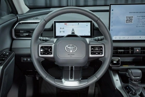 Внедорожник Toyota RAV4 2026 года, 4099000 рублей, Красноярск