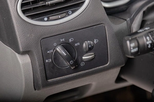 Седан Ford Focus 2011 года, 899000 рублей, Томск