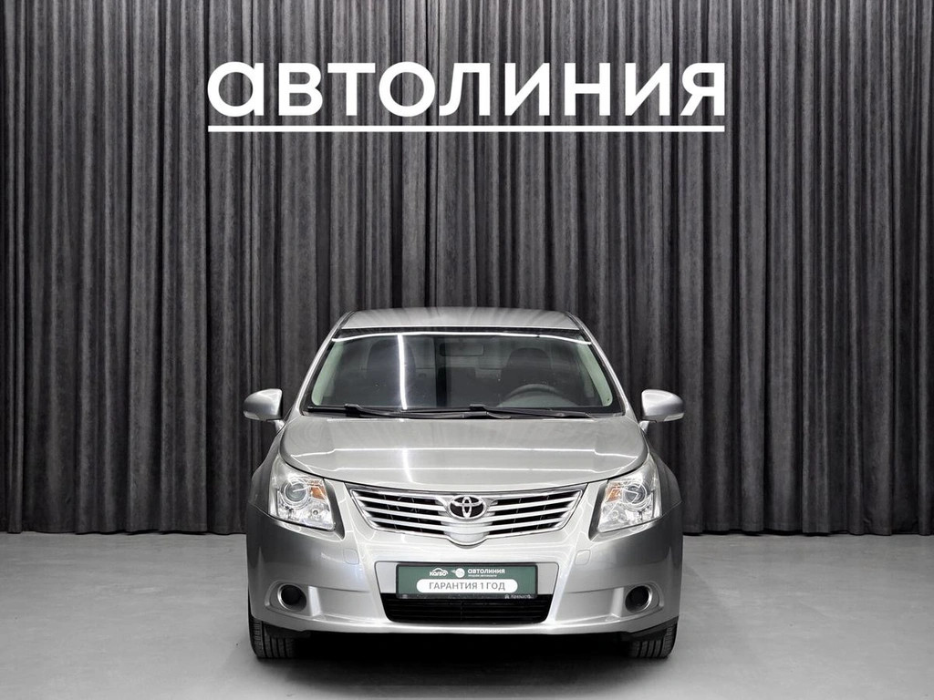 Седан Toyota Avensis 2011 года, 1100000 рублей, Красноярск