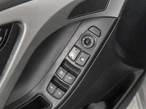Седан Hyundai Avante 2011 года, 1050000 рублей, Красноярск