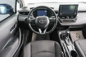 Седан Toyota Corolla 2019 года, 1899000 рублей, Красноярск