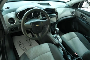Седан Chevrolet Cruze 2010 года, 639000 рублей, Омск