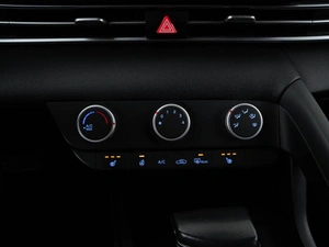 Седан Hyundai Elantra 2021 года, 1927077 рублей, Москва