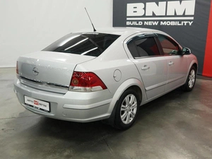 Седан Opel Astra 2011 года, 915000 рублей, Курск