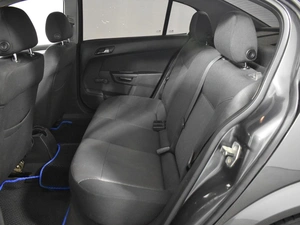 Седан Opel Astra 2012 года, 436100 рублей, Казань
