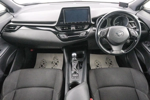 Внедорожник Toyota C-HR 2018 года, 1889000 рублей, Красноярск