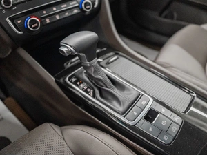 Седан Kia Optima 2019 года, 1999000 рублей, Красноярск