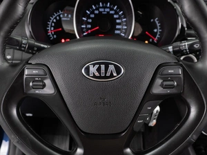 Седан Kia Rio 2015 года, 999000 рублей, Тюмень