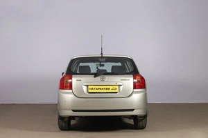 Хетчбэк Toyota Corolla 2005 года, 709000 рублей, Новосибирск