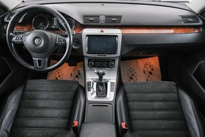 Седан Volkswagen Passat 2010 года, 889000 рублей, Красноярск