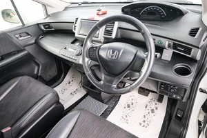 Минивэн Honda Freed 2015 года, 1199000 рублей, Красноярск