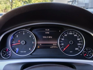 Внедорожник Volkswagen Touareg 2016 года, 2499000 рублей, Волгоград