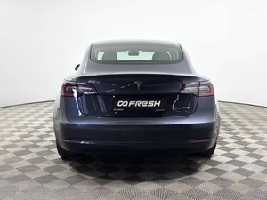 Седан Tesla Model 3 2021 года, 3299900 рублей, Казань