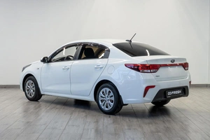 Седан Kia Rio 2017 года, 1179000 рублей, Саратов