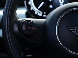 Хетчбэк MINI Cooper 2020 года, 2299077 рублей, Москва