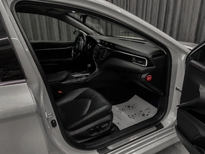 Седан Toyota Camry 2018 года, 2450000 рублей, Красноярск
