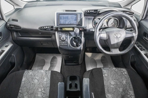 Минивэн Toyota Wish 2011 года, 1399000 рублей, Барнаул