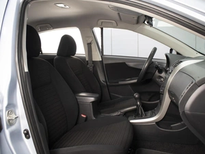 Седан Toyota Corolla 2006 года, 699000 рублей, Омск