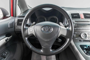 Хетчбэк Toyota Auris 2008 года, 729000 рублей, Барнаул