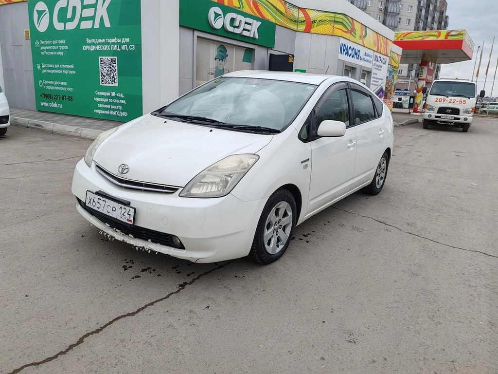 Лифтбек Toyota Prius 2009 года, 600000 рублей, Красноярск