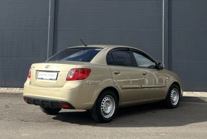Седан Kia Rio 2010 года, 535000 рублей, Солонцы