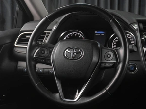 Седан Toyota Camry 2019 года, 3819000 рублей, Тюмень