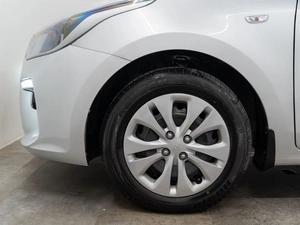 Седан Kia Rio 2019 года, 875000 рублей, Красноярск