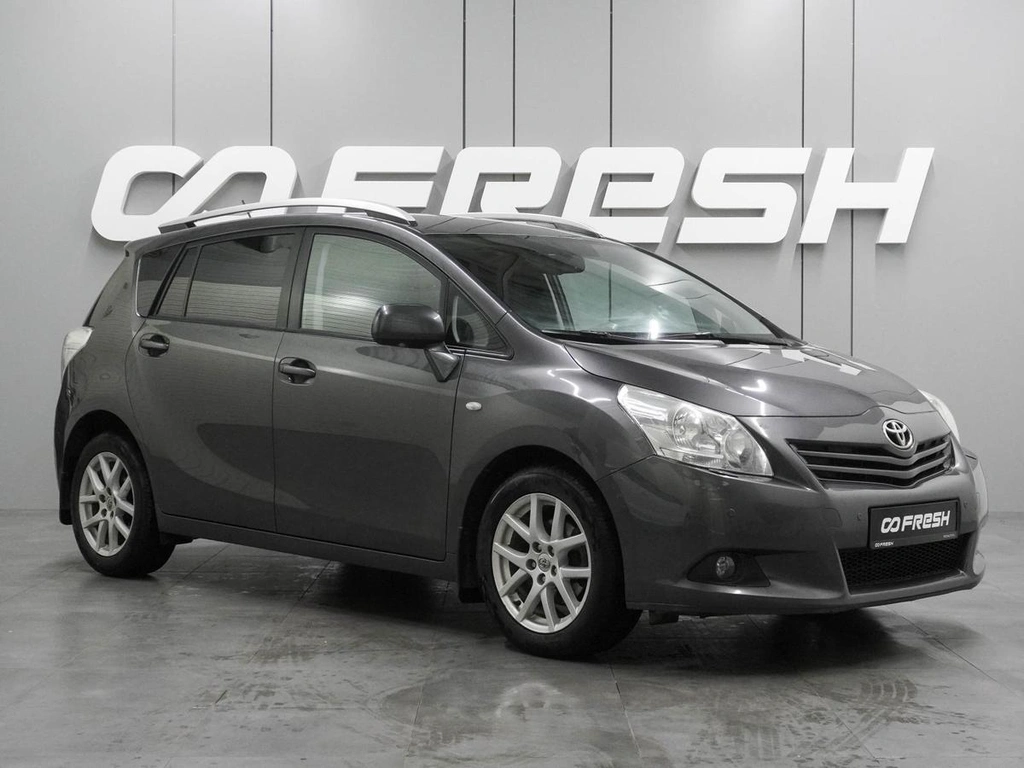 Минивэн Toyota Verso 2011 года, 1299000 рублей, Воронеж