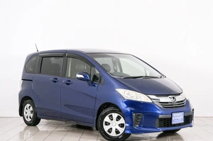 Минивэн Honda Freed 2015 года, 1289000 рублей, Красноярск