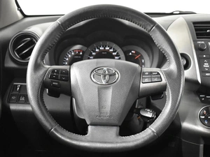 Внедорожник Toyota RAV4 2012 года, 1249900 рублей, Казань