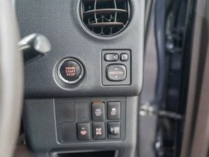 Минивэн Toyota Spade 2012 года, 1000000 рублей, Красноярск