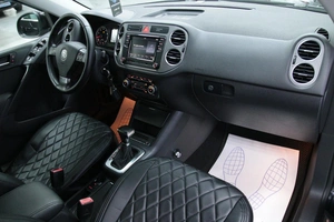 Внедорожник Volkswagen Tiguan 2010 года, 1258000 рублей, Солонцы