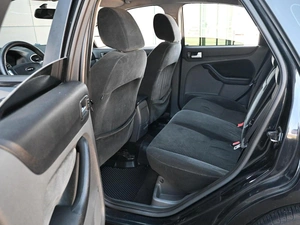 Седан Ford Focus 2007 года, 559000 рублей, Кирилловка