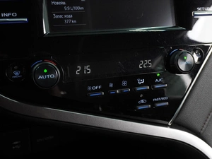 Седан Toyota Camry 2019 года, 2915000 рублей, Воронеж