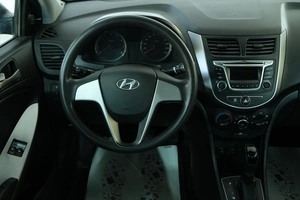 Седан Hyundai Solaris 2016 года, 999000 рублей, Омск