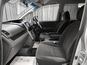 Минивэн Toyota Noah 2008 года, 1250000 рублей, Красноярск