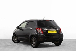 Хетчбэк Toyota Vitz 2014 года, 899000 рублей, Барнаул