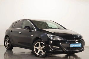 Хетчбэк Opel Astra 2013 года, 699000 рублей, Челябинск