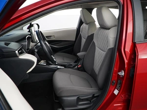 Седан Toyota Corolla 2021 года, 2050000 рублей, Москва