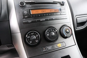 Хетчбэк Toyota Auris 2011 года, 999000 рублей, Красноярск