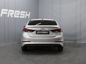 Седан Hyundai Elantra 2018 года, 1450000 рублей, Омск