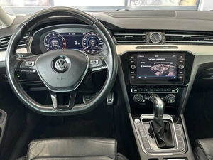 Седан Volkswagen Passat 2019 года, 2470000 рублей, Уфа