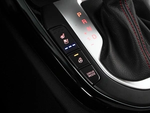 Хетчбэк Kia K3 2022 года, 2950077 рублей, Москва